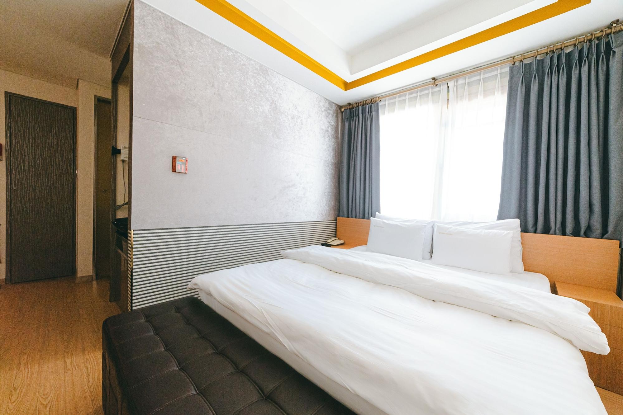 Gallery Tourist Hotel Tongyeong Exterior foto